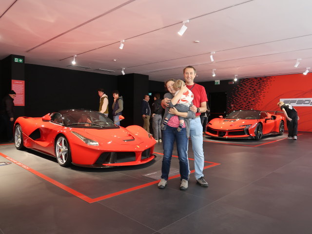 Sabine, Nils und ich im Museo Ferrari in Maranello (7. Nov.)