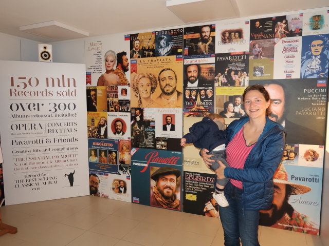 Nils und Sabine im Casa Museo Luciano Pavarotti in Modena (7. Nov.)