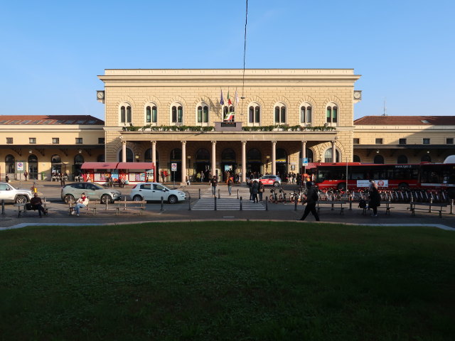 Stazione di Bologna Centrale, 45 m (10. Nov.)