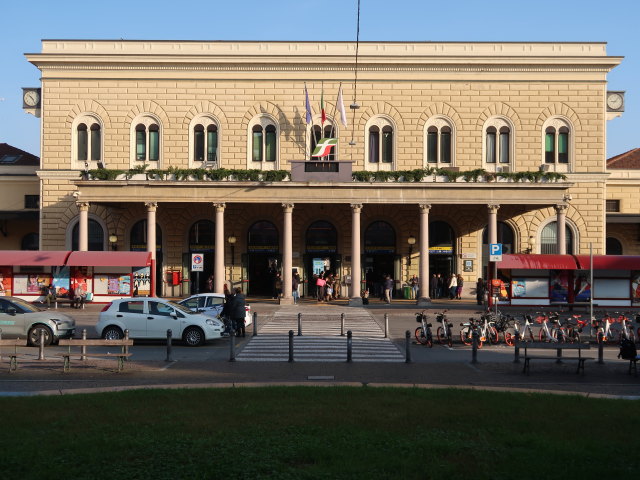 Stazione di Bologna Centrale, 45 m (10. Nov.)