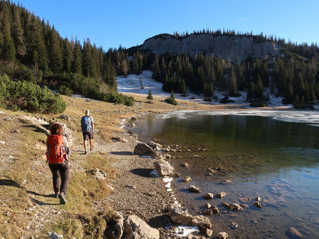 Melanie und Frank beim Sackwiesensee, 1.414 m (16. Nov.)