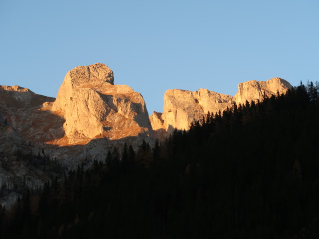 Großer Beilstein und Stangenwand vom Gasthof Bodenbauer aus (17. Nov.)