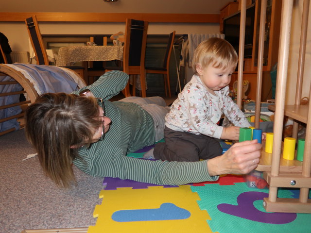 Mama und Nils in unserer Wohnung