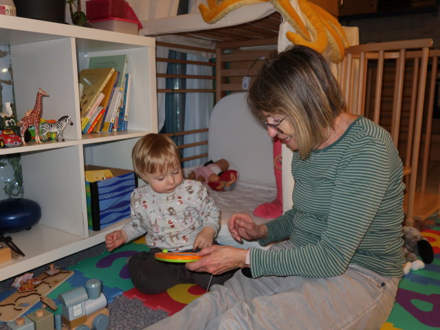 Nils und Mama in unserer Wohnung