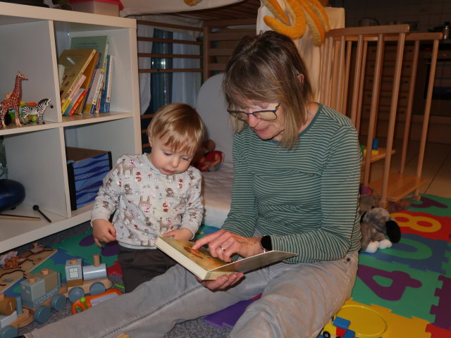 Nils und Mama in unserer Wohnung