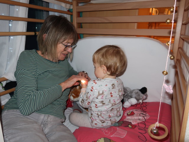 Sabine, Nils und Mama in unserer Wohnung