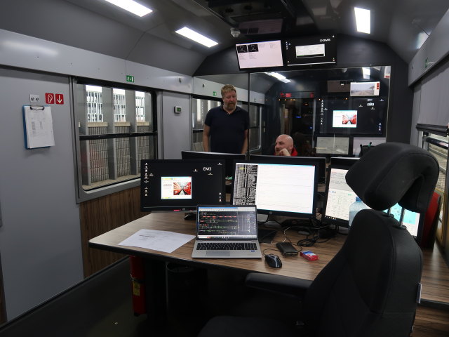 Rail Checker im Bahnhof Tullnerfeld, 181 m