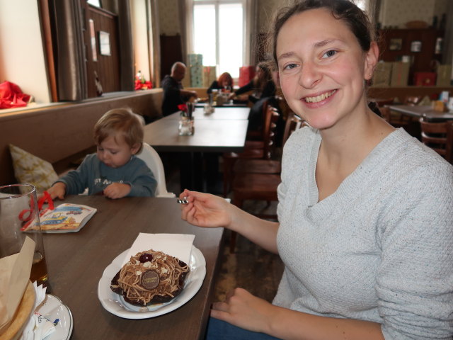 Nils und Sabine im Gasthaus Napoleon