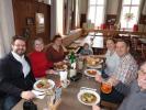 Markus, Mama, Brigitte, Nils, Sabine, ich und Papa im Gasthaus Napoleon