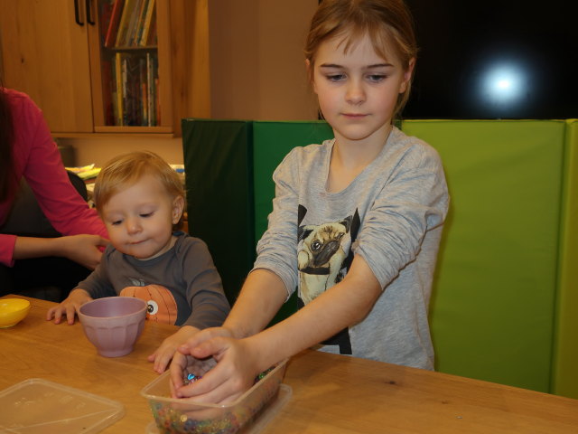 Anja Liv, Nils und Emma im Haus von Katrin und Florian