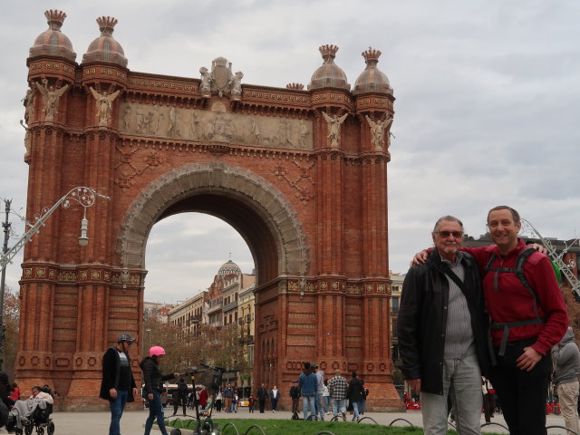 Papa und ich beim Arc de Triomf (6. J&auml;n.)