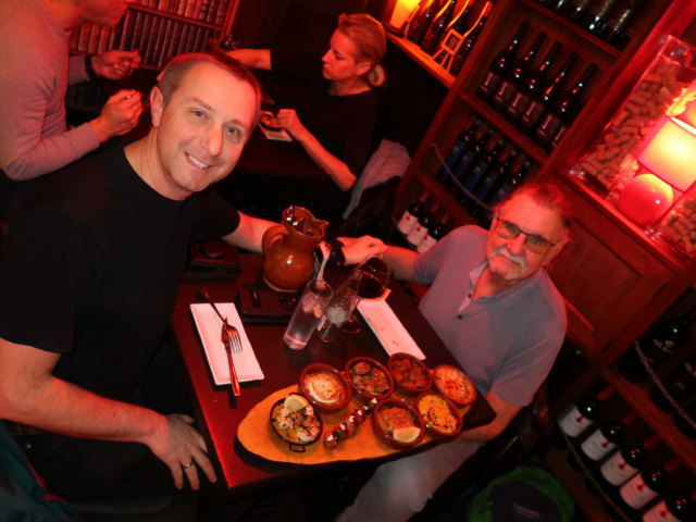 Ich und Papa im Bodega Biarritz 1881 (6. J&auml;n.)