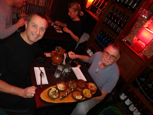 Ich und Papa im Bodega Biarritz 1881 (6. J&auml;n.)