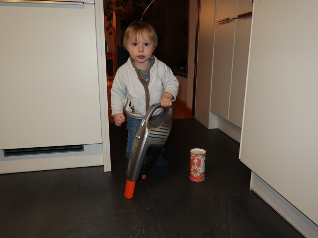 Nils im Haus meiner Eltern