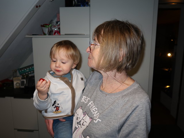 Nils und Mama im Haus meiner Eltern