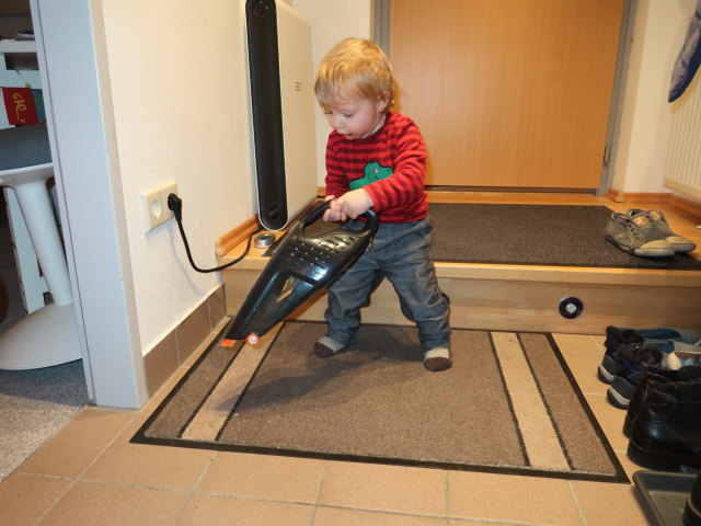 Nils in unserer Wohnung