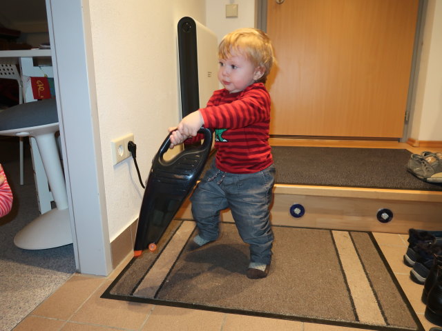 Nils in unserer Wohnung