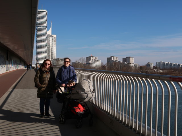 Brigitte, Sabine und Nils auf der Reichsbr&uuml;cke