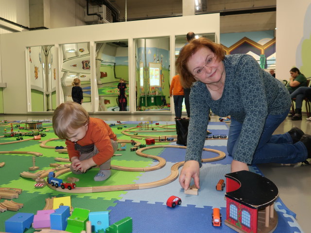 Nils und Brigitte in der Spielecke Woody