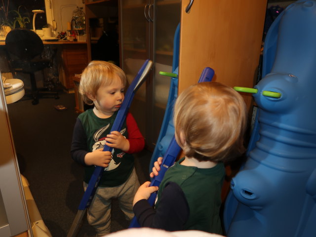 Nils im Haus meiner Eltern