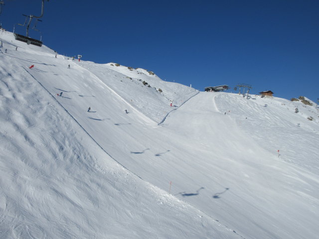 neben der Schwarzk&ouml;pflebahn