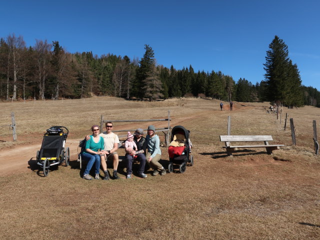 Sabine, ich, Ella, Manuel und Hannelore auf der Mamauwiese, 957 m
