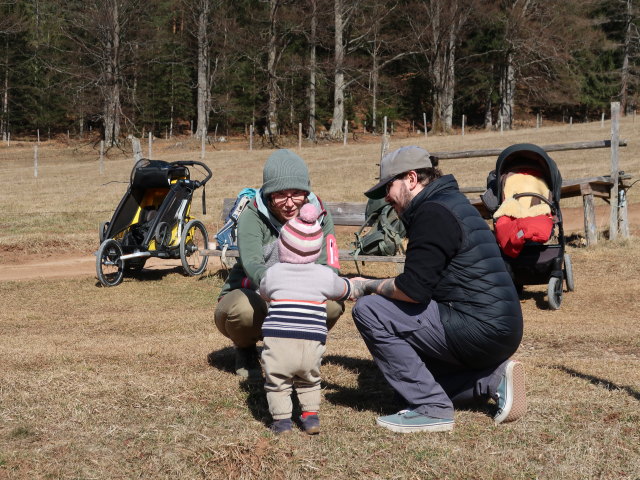 Hannelore, Ella und Manuel auf der Mamauwiese, 957 m