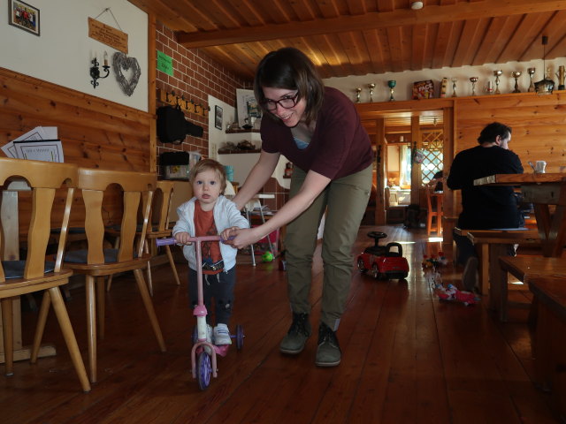 Nils und Hannelore im &Ouml;hler-Schutzhaus, 1.028 m