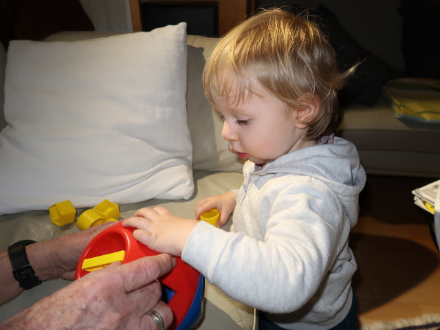 Nils im Haus meiner Eltern