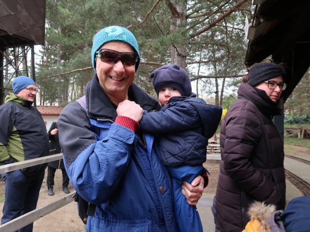 Ich und Nils bei der Gartenbahn