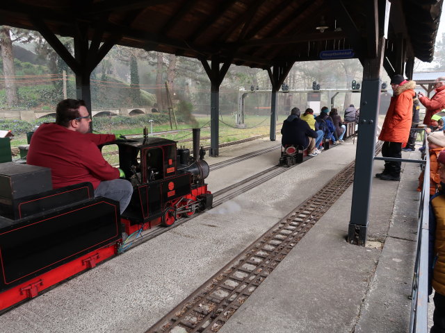 Ich in der Gartenbahn