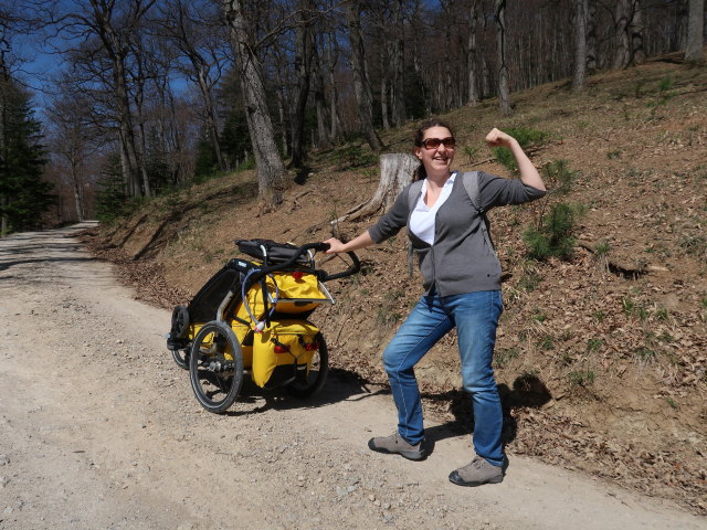 Sabine zwischen Kleintiergehege und Schacherplatz