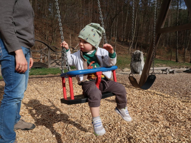 Sabine und Nils am Abenteuerspielplatz