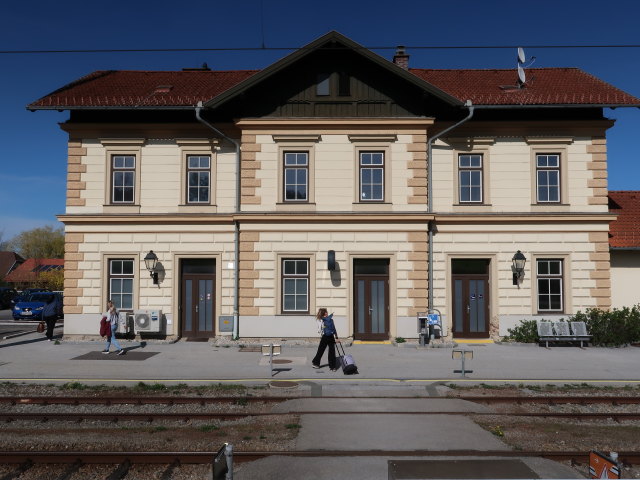 Bahnhof H&ouml;tzelsdorf-Geras, 499 m