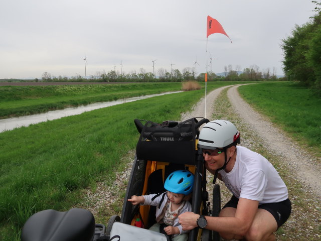Nils und ich zwischen zwischen Engelhartstetten und Haringsee