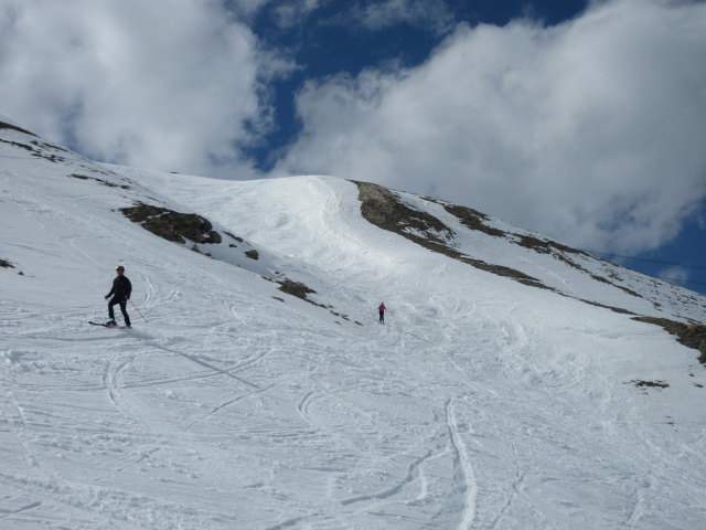 Frank und Melanie neben der Skiroute 42 (22. Apr.)
