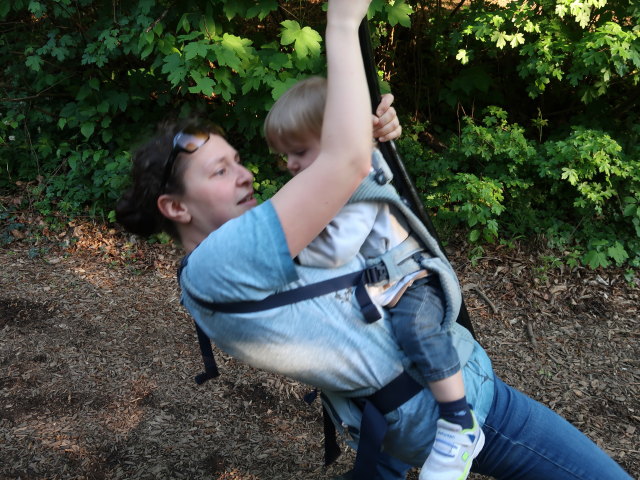 Sabine und Nils am Spielplatz Kellerwiese