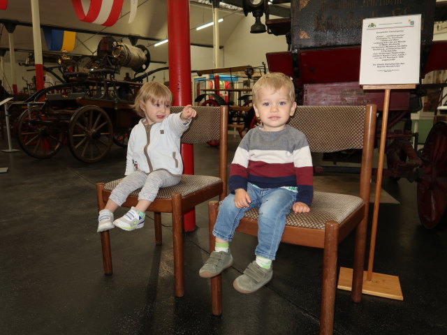 Nils und Lukas in der Sammlung Feuerwehr