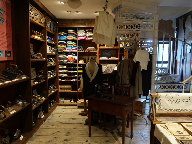 Modewarengesch&auml;ft in der Sammlung Alltag & Handel