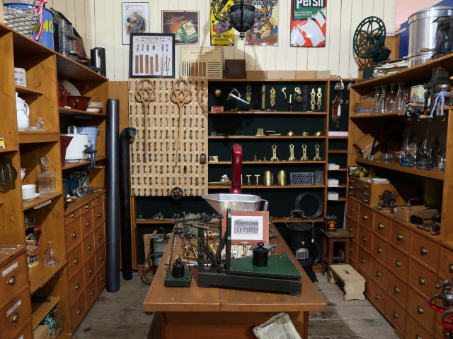 Eisenwarenhandlung in der Sammlung Alltag & Handel