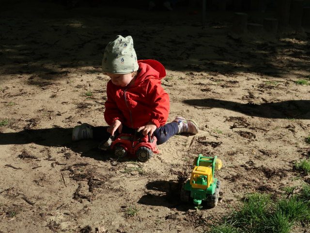 Nils am Erlebnisspielplatz Schlosspark Wolkersdorf
