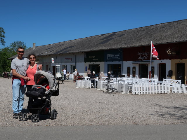 Ich, Sabine und Nils im Oplevelsescenter Nyvang in Holb&aelig;k (17. Mai)