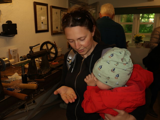 Sabine und Nils im Oplevelsescenter Nyvang in Holb&aelig;k (17. Mai)