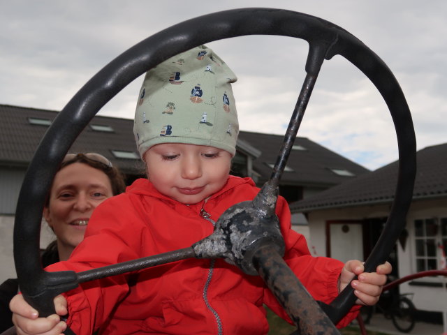 Sabine und Nils im Oplevelsescenter Nyvang in Holb&aelig;k (17. Mai)