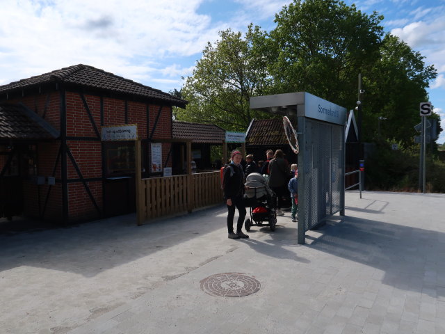 Sabine und Nils in der Sommerland Sj&aelig;lland Station (18. Mai)