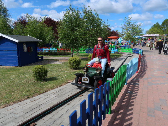 Nils und ich im Sommerland Sj&aelig;lland in N&oslash;rre Asmindrup (18. Mai)