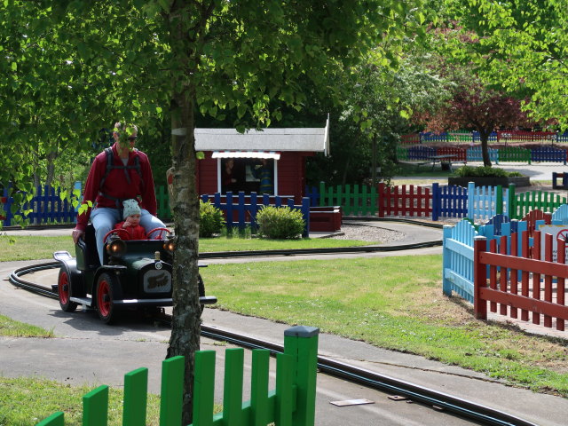 Ich und Nils im Sommerland Sj&aelig;lland in N&oslash;rre Asmindrup (18. Mai)