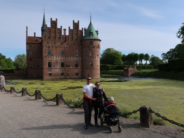 Ich, Sabine und Nils beim Egeskov Slot in Kv&aelig;rndrup (19. Mai)