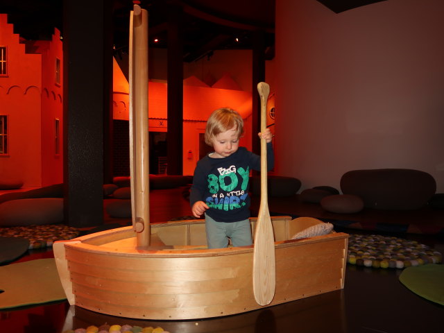 Nils im H. C. Andersens Hus in Odense (19. Mai)