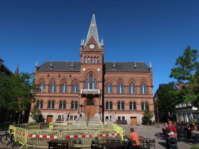 Sabine, ich und Nils beim Vejle R&aring;dhus (20. Mai)